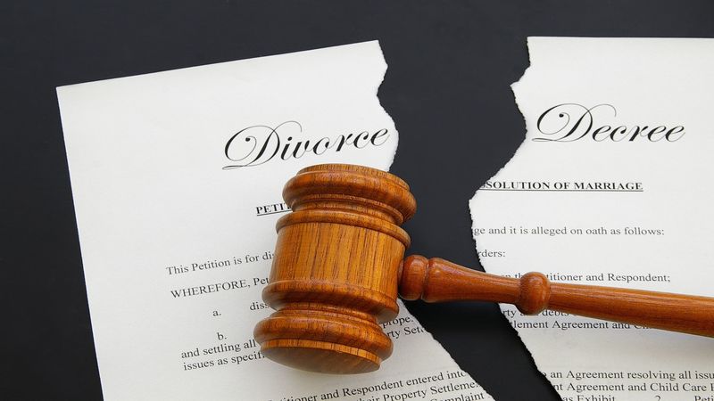 Dana Outlaw Law Office Can Help You Through Your Divorce